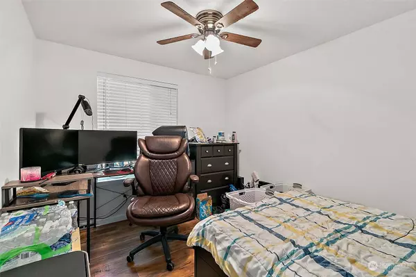 12205 220th Avenue Ct E, Lake Tapps, WA 98391