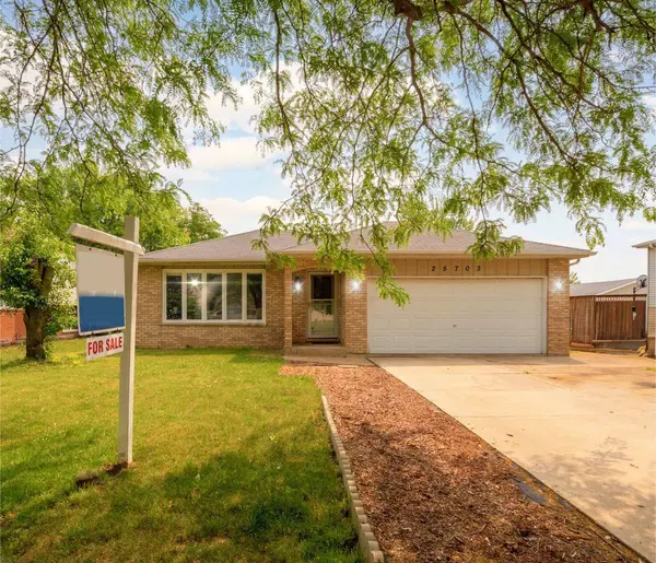 25703 S McCorkle Avenue, Monee, IL 60449