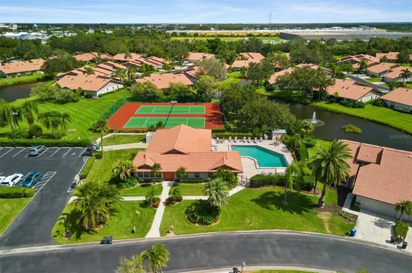 3818 WILSHIRE CIR W #15, Sarasota, FL 34238