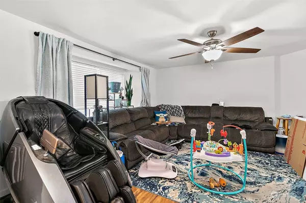 12205 220th Avenue Ct E, Lake Tapps, WA 98391