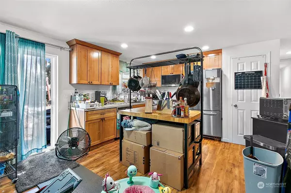 12205 220th Avenue Ct E, Lake Tapps, WA 98391