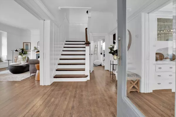 2105 San Jose AVE, Alameda, CA 94501