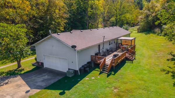 1105 Locust LN, Lancaster, KY 40444
