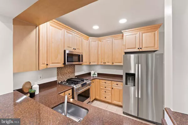 12001 TALIESIN PL #22, Reston, VA 20190