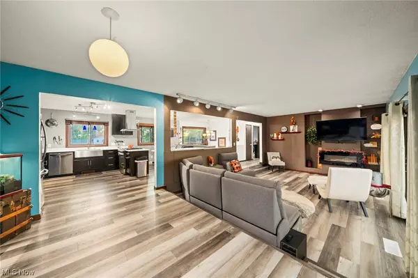 3574 Frawood DR, Uniontown, OH 44685