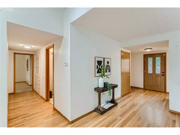 16700 SW MONTEREY LN, Portland, OR 97224