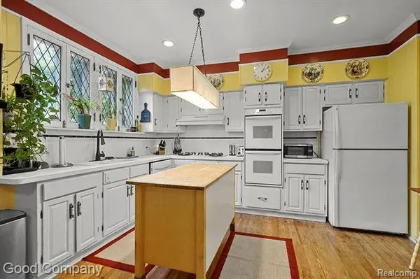 1434 BERKSHIRE Road, Grosse Pointe Park, MI 48230