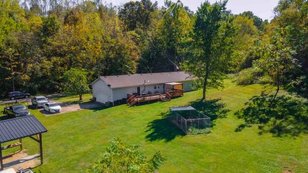 1105 Locust LN, Lancaster, KY 40444