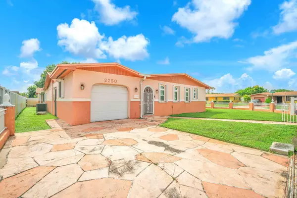 2250 NW 192nd TER, Miami Gardens, FL 33056