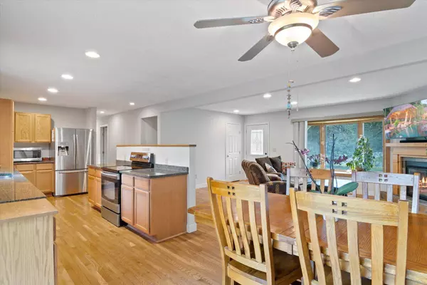 16208 1st ST N, Lakeland, MN 55043