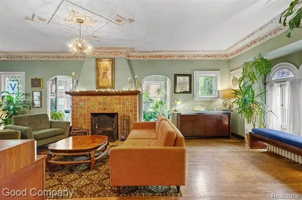 1434 BERKSHIRE Road, Grosse Pointe Park, MI 48230