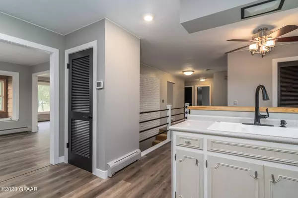 601 12TH Street, Manvel, ND 58256