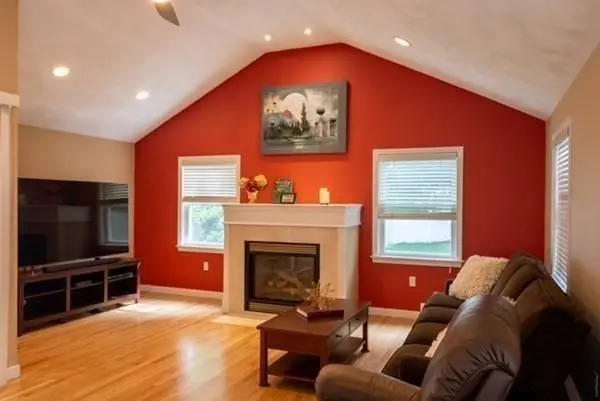 114 Russell St, Woburn, MA 01801