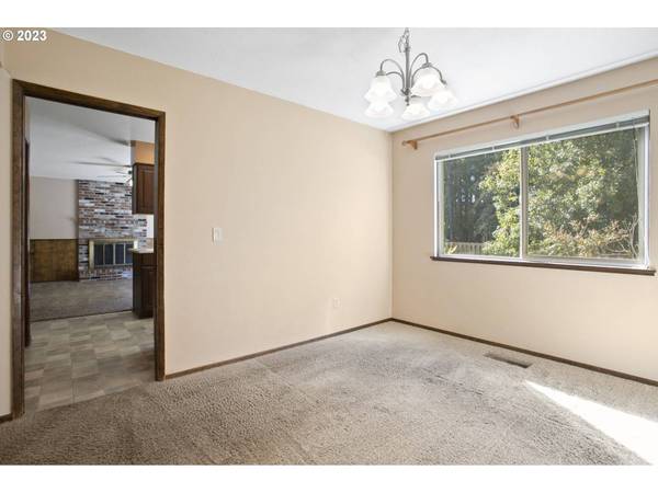 2666 SE MEADOW LARK DR, Hillsboro, OR 97123