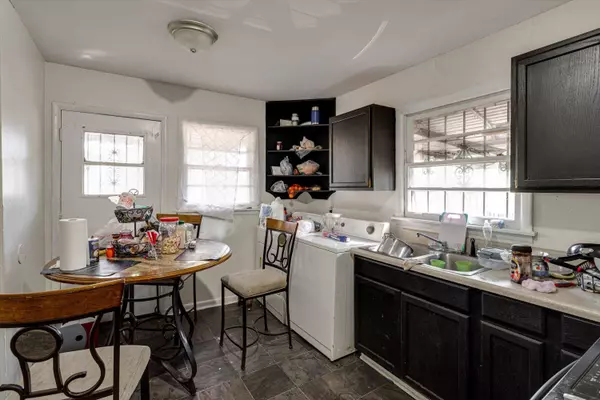 421 E 52nd St, Chattanooga, TN 37410