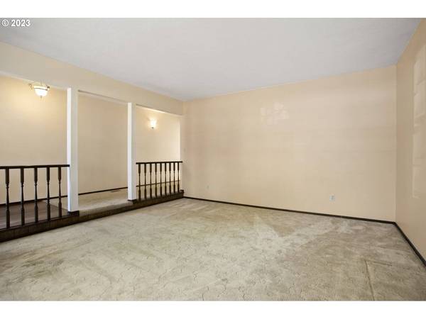 2666 SE MEADOW LARK DR, Hillsboro, OR 97123