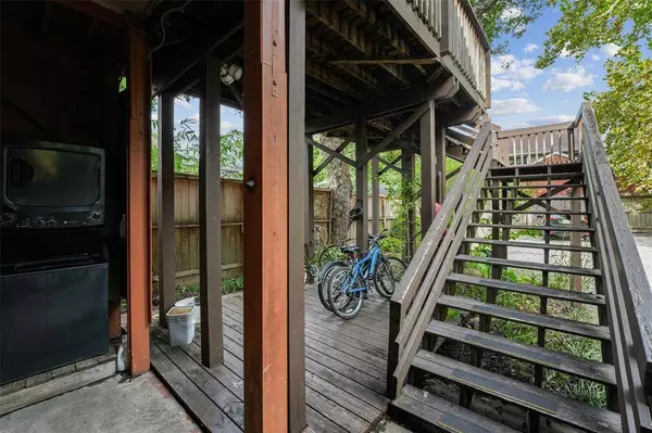 2408 White Oak DR, Houston, TX 77009