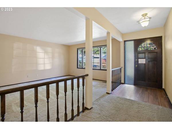 2666 SE MEADOW LARK DR, Hillsboro, OR 97123