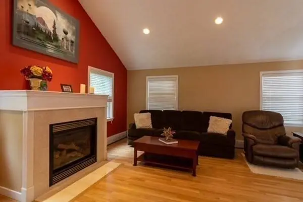 114 Russell St, Woburn, MA 01801