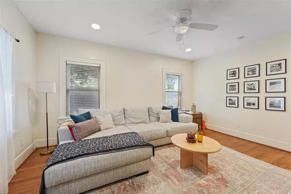 2408 White Oak DR, Houston, TX 77009