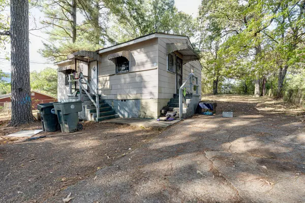 421 E 52nd St, Chattanooga, TN 37410