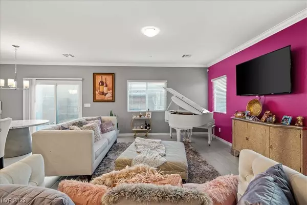 7033 Fossil Rim Street, North Las Vegas, NV 89084