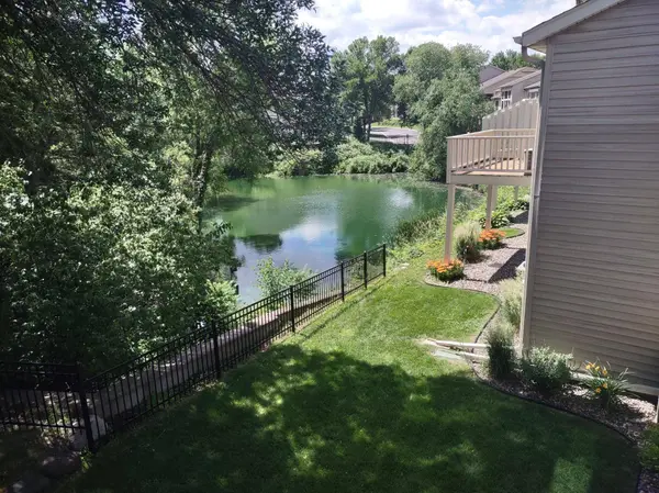 1461 Summit Shores DR, Burnsville, MN 55306