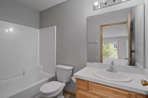 1579 County Road D E #K, Maplewood, MN 55109