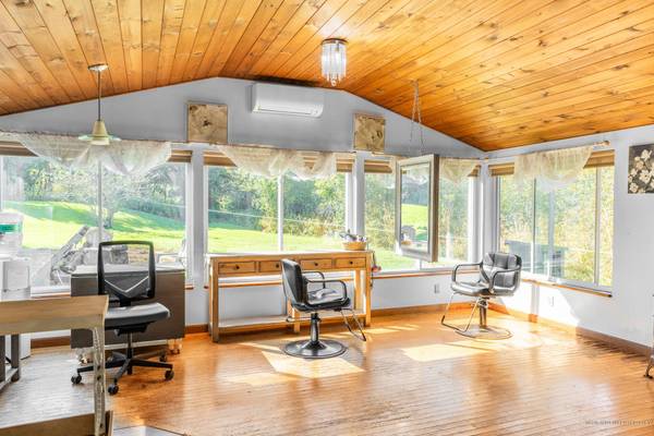 89 Ingraham Drive, Owls Head, ME 04854