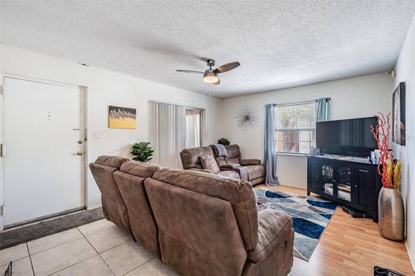 1084 82ND TER N #E, St Petersburg, FL 33702