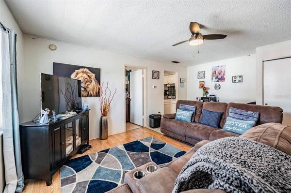 1084 82ND TER N #E, St Petersburg, FL 33702