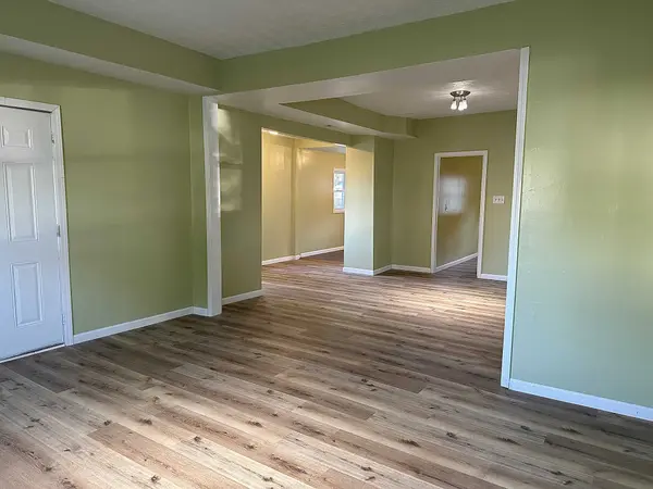 121 E 7th Street, Muncie, IN 47302