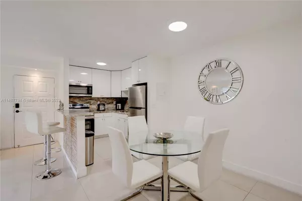 7195 NW 179th St #108, Hialeah, FL 33015