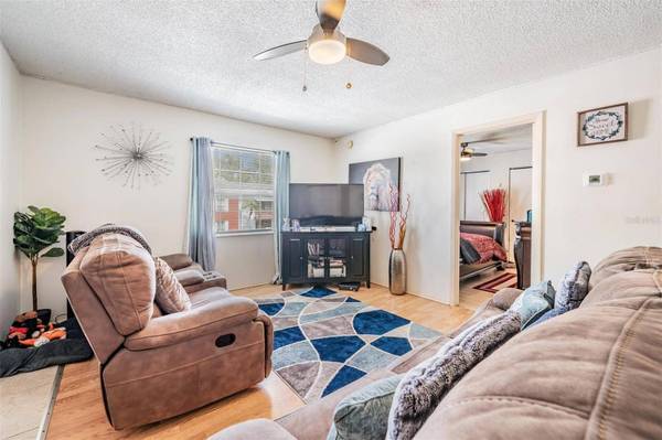 1084 82ND TER N #E, St Petersburg, FL 33702