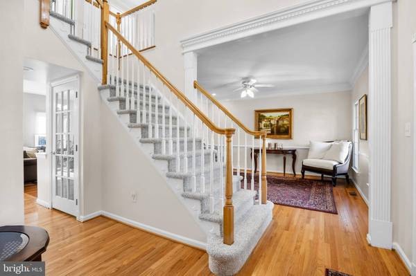 4 APPLE ORCHARD RD, Moorestown, NJ 08057