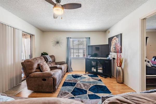 1084 82ND TER N #E, St Petersburg, FL 33702