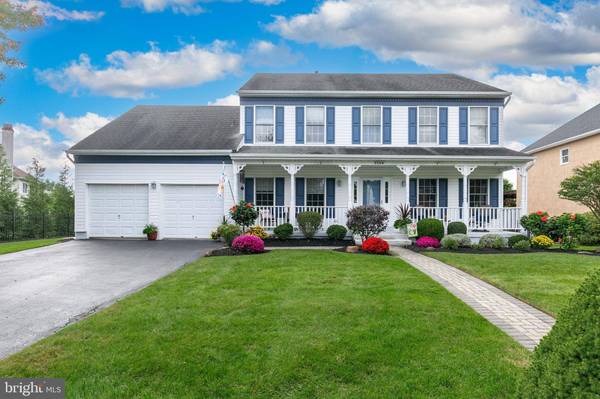 4 APPLE ORCHARD RD, Moorestown, NJ 08057