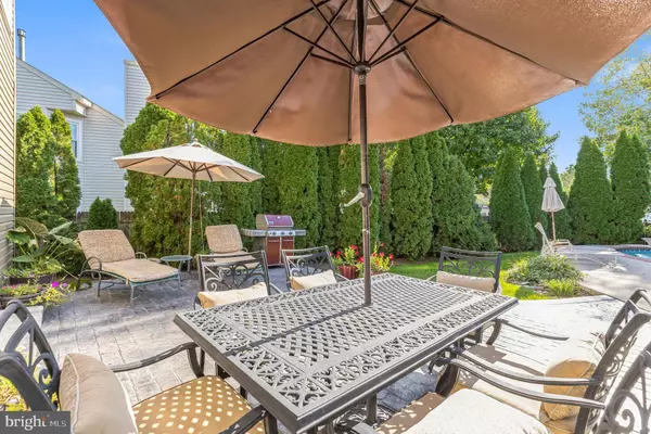 25 HAWK LN, Marlton, NJ 08053