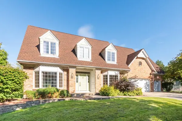 705 Chippewa Drive, Naperville, IL 60563