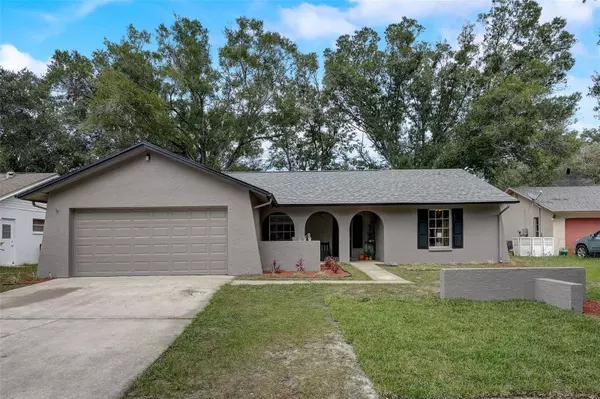 7606 S SANIBEL CIR, Temple Terrace, FL 33637