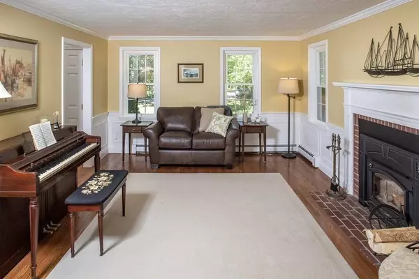 3 Pheasant Hill Lane, Duxbury, MA 02332