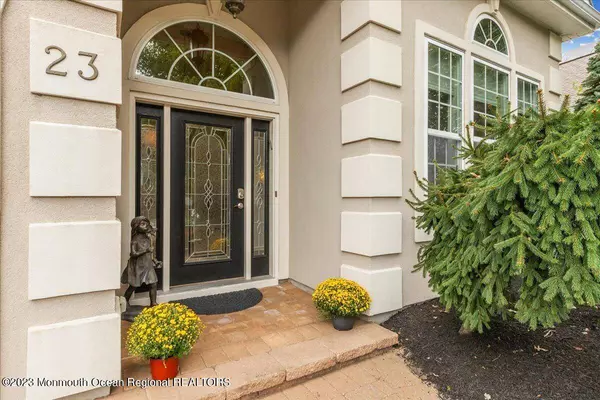 23 Whirlaway Road, Manalapan, NJ 07726