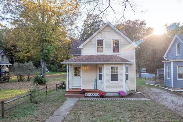 19 River Street, Plainfield, CT 06374