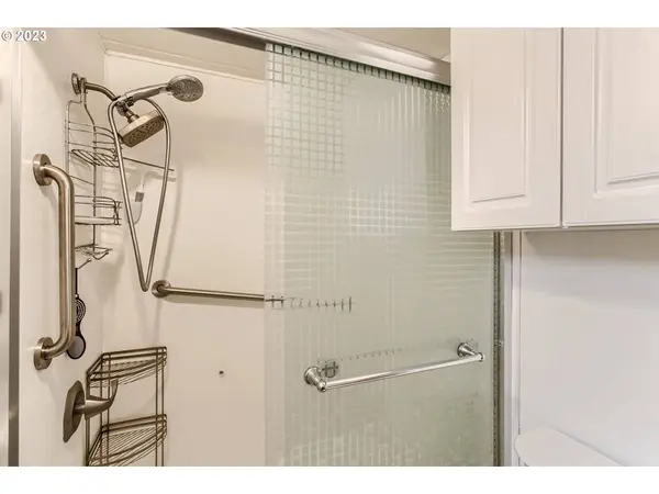 11730 SW ROYAL VILLA DR, Tigard, OR 97224