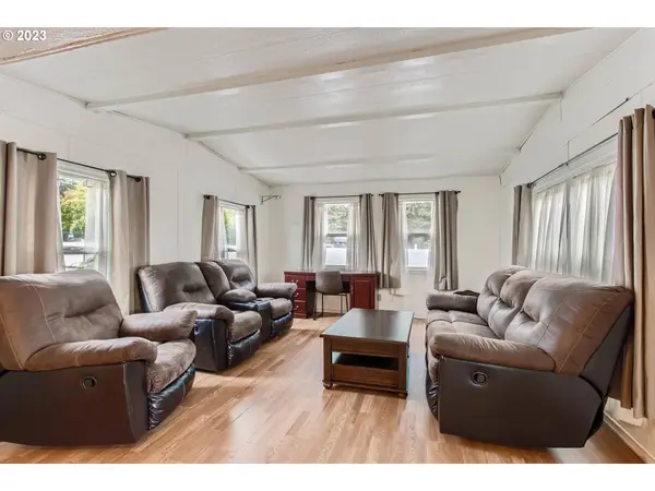 11730 SW ROYAL VILLA DR, Tigard, OR 97224