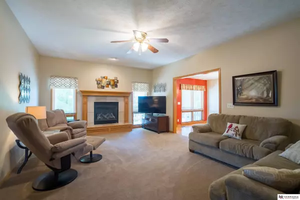 619 Gold Coast, Papillion, NE 68046