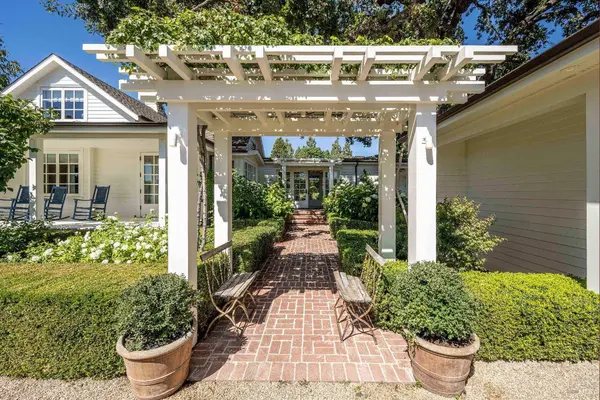 890 Fulton LN, St. Helena, CA 94574