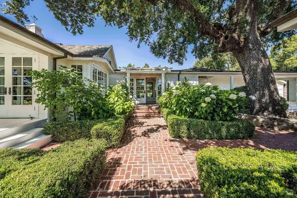 890 Fulton LN, St. Helena, CA 94574