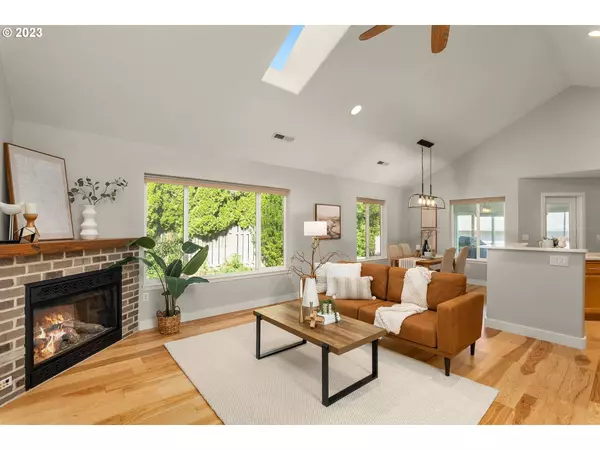 1609 E BRIAR CT, Newberg, OR 97132