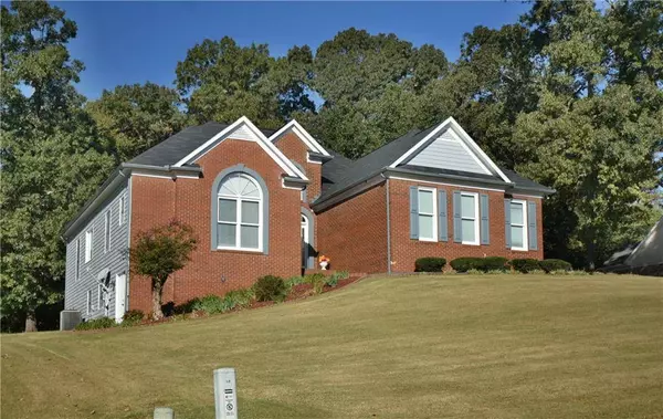 40 Carrington DR, Cartersville, GA 30120